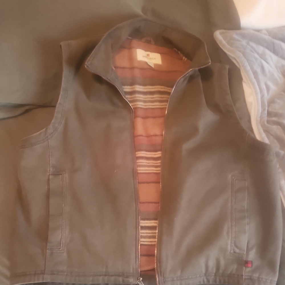 Woolrich Olive Vest with Multicolor Striped Lining